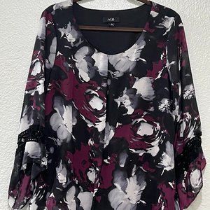 AGB Women's Sangria and Black Crew Neck blouse